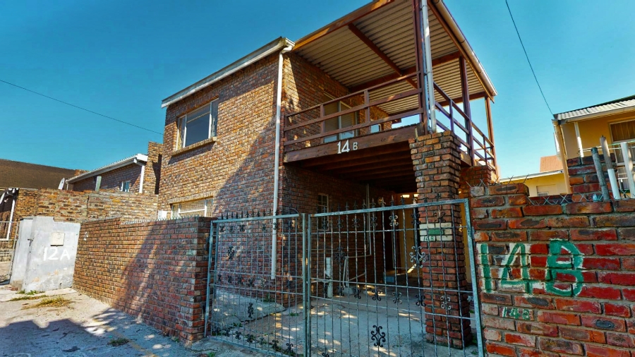 6 Bedroom Property for Sale in North End Eastern Cape